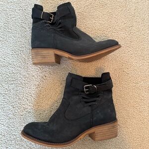 Stylish Cool Way Black Ankle Boots with Buckle Detail
